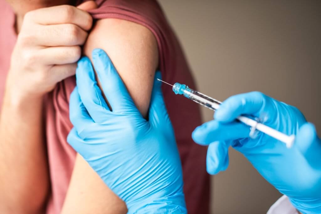 Health-Officials-In-The-US-Encourage-Flu-Vaccines-To-Avoid-Twindemic-1