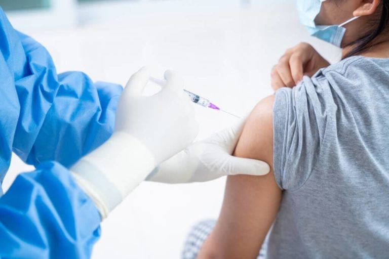 Hospitals-Fears-On-Running-Low-Staff-As-Deadline-Getting-Vaccinated-Is-Nearer