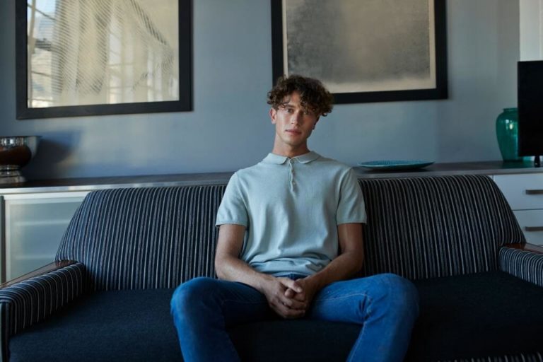 A-New-Study-Links-Excessive-Sitting-To-Greater-Melancholy-And-Anxiety-1