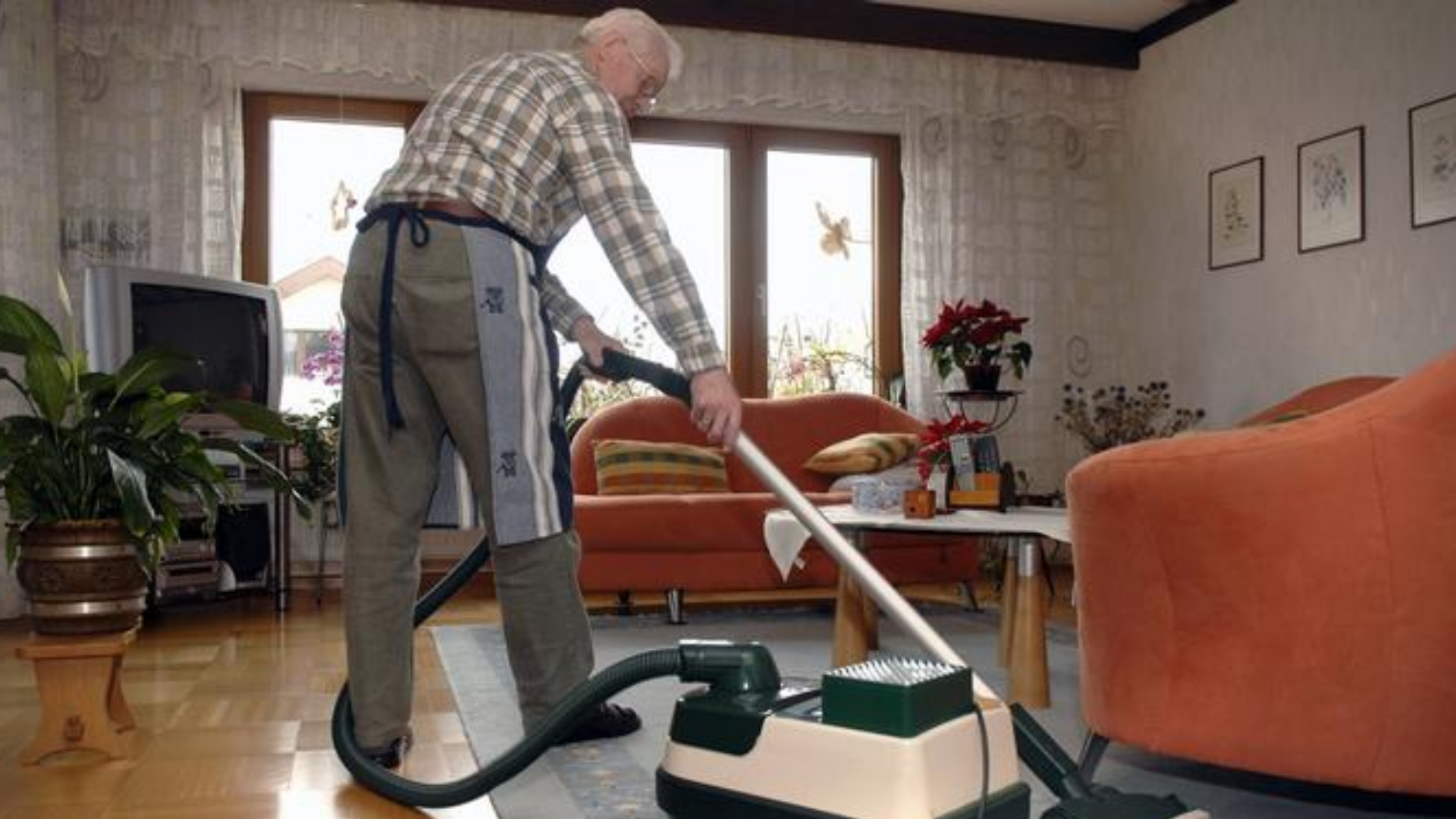 In-Older-People-Housework-Helps-1