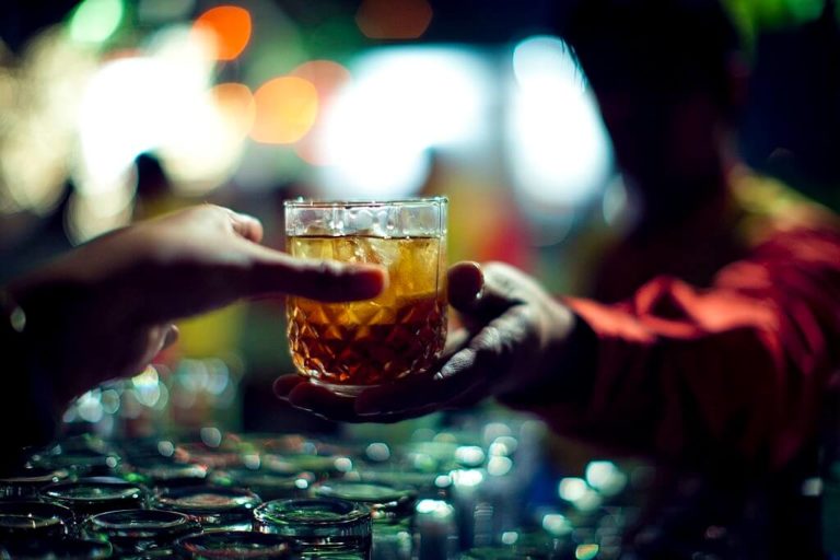 Moderate-Alcohol-Consumption-Protects-Against-Heart-Disease-1