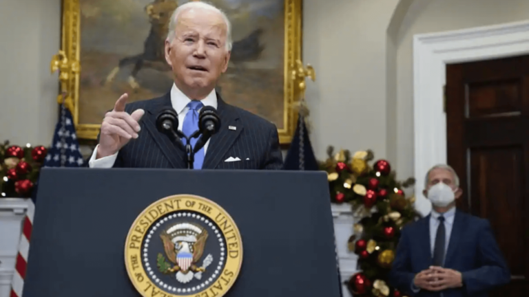 Omicron-Biden-Holds-A-Meeting-With-The-Whitehouse-Response-Team-1