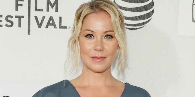 Christina-Applegate-Reveals-Her-Battle-With-Multiple-Sclerosis-Were-Hard