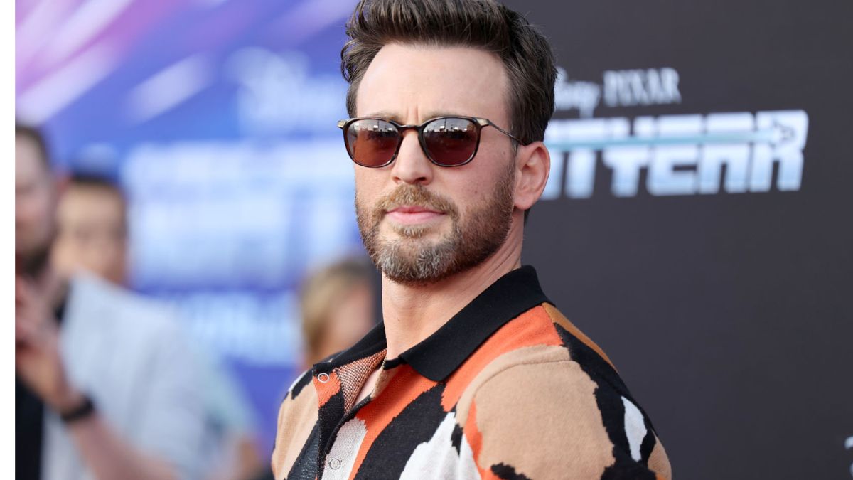 Chris Evans Slipped Into A Boston Accent On The Red Carpet