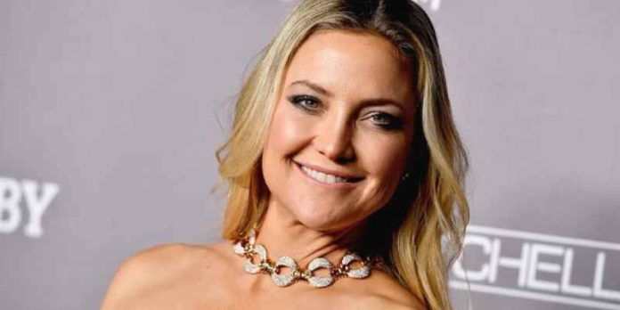 Kate Hudson's Brother Oliver Has Funny Response To Her Topless Pic On Instagram!
