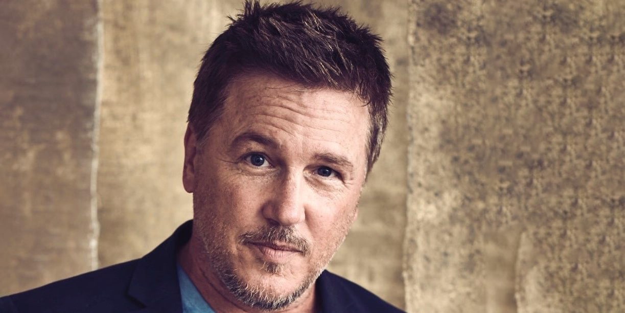 Net worth, wife, family, eyes of Lochlyn Munro