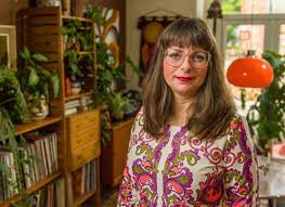 Bidding Room Dealer Estelle Bilson