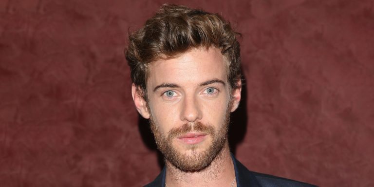 Harry Treadaway Biography – Girlfriend, Height, Net Worth