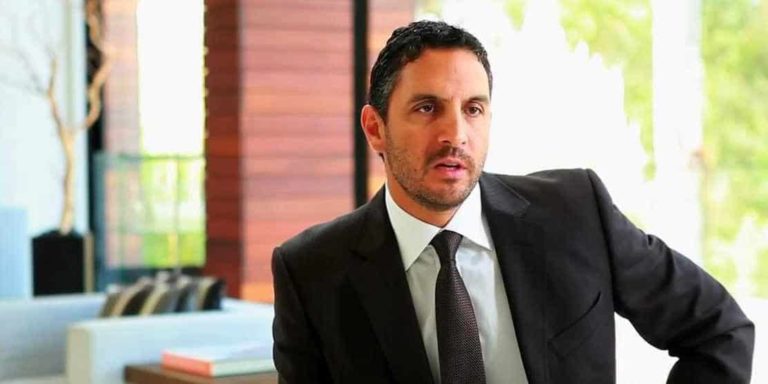Mauricio Umansky biography, net worth.  Did he cheat on his wife?