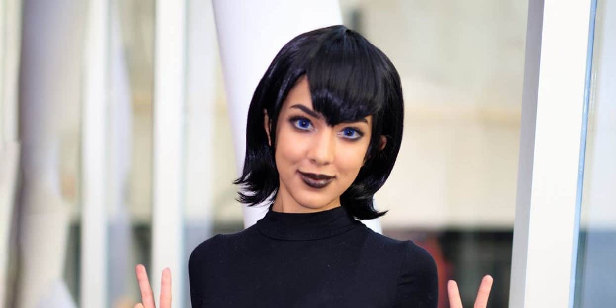 Naked Truth of Cosplayer – SwimsuitSuccubus – Who is she?