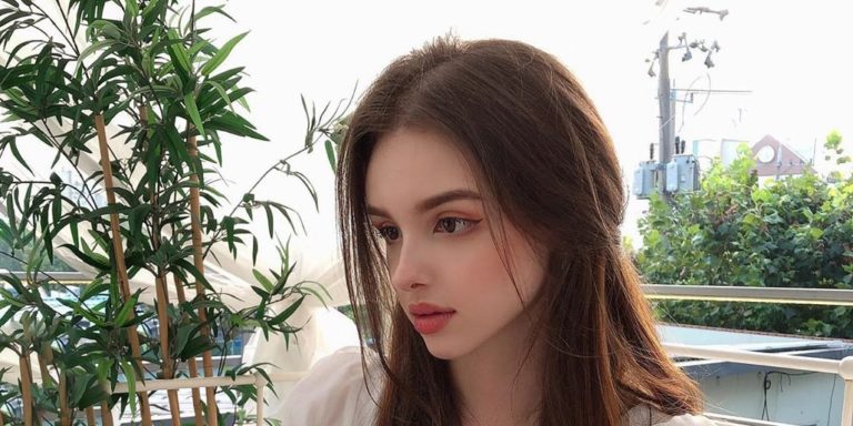 Elina Karimova - 1.2 million Instagram followers.  Who is she?  wiki