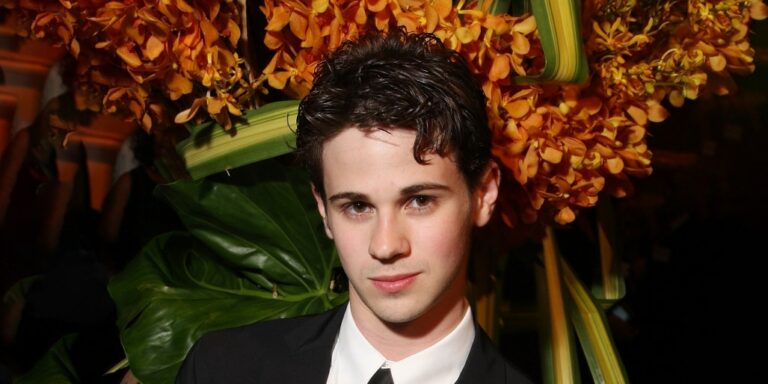 Who is Connor Paolo from Gossip Girl?  Girlfriends Net Worth