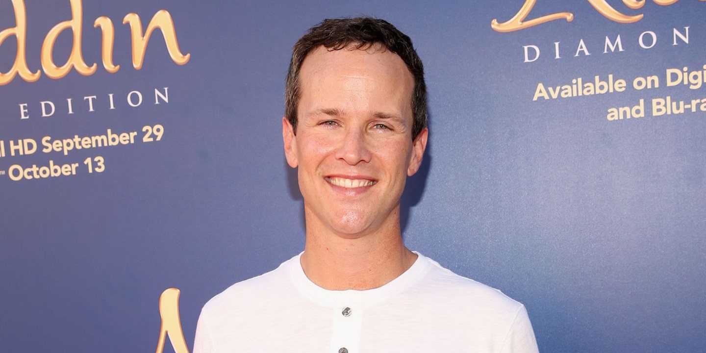 Net worth of Scott Weinger, wife Rina Mimoun, height