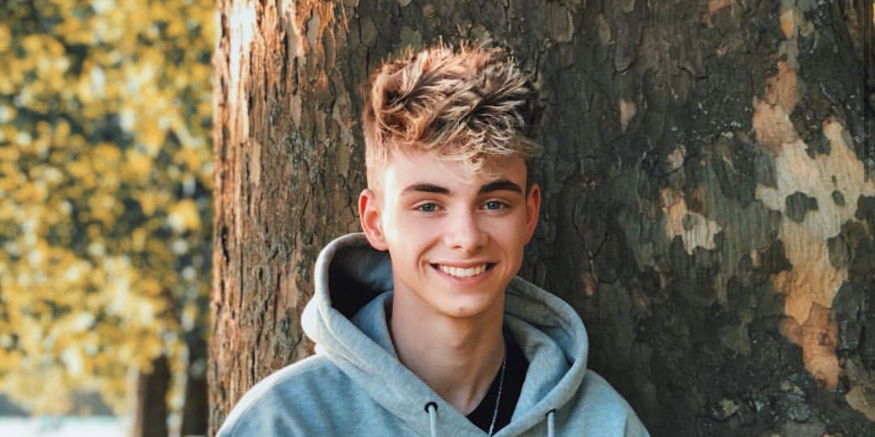 How old is Corbyn Besson?  Age, Height, Girlfriend, Surgery