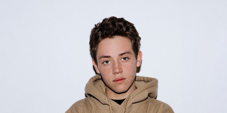 Where does Ethan Cutkosky live?  Net worth, height, age, bio