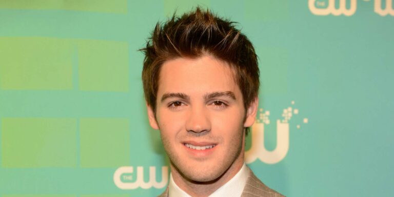 Who is Steven R. McQueen?  Age, Height, Female, Gay, Net Worth