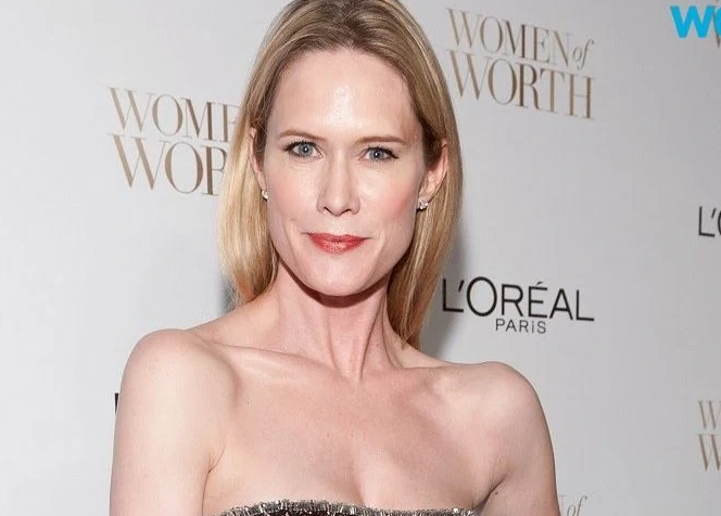 Stephanie March