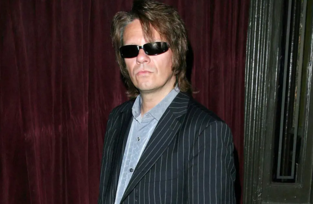 Andy Taylor flaunts young on shades, and lined suit